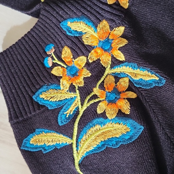 I.N.C International Black Off Shoulder Sweater Top Embroidered Strap Bell Sleeve - Picture 5 of 8